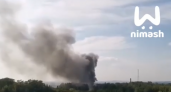 МЧС тушит крупный пожар в гараже в Кстово