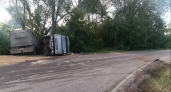 В Бутурлинском районе КамАЗ на скорости слетел с дороги и опрокинулся
