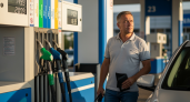 Автоюрист раскрыл секрет: как заправляться дешевле официальных цен на АЗС