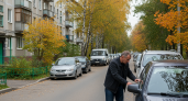 Если увидели тряпку на зеркале автомобиля — ни в коем случае не выходите: вот что на самом деле происходит