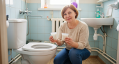 Хозяйки знали секрет: что происходит в унитазе за ночь, если высыпать туда копеечный порошок