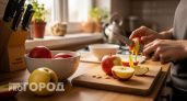 Просто пожарил яблоки — и получил самый вкусный десерт: невозможно оторваться