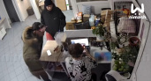 В Нижнем Новгороде двое мужчин разгромили пункт выдачи и избили сотрудника