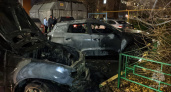 Четыре машины пострадали от огня накануне в Нижнем Новгороде
