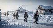Село в России, где морозы достигают -71°C: коровам надевают специальные «лифчики», а машины не глушат месяцами