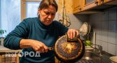 Чёрный нагар сползает сам за секунды: это копеечная смесь спасла 10‑летнюю сковороду