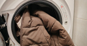 Пуховик выйдет из стиральной машины как новенький: опытные хозяйки стирают куртки дома без страха