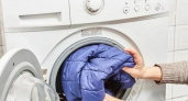 Достаю пуховик из стиральной машины как новый: опытные хозяйки стирают куртки дома без страха