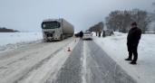 На заснеженной трассе в Нижегородской области произошло столкновение двух легковушек с последствиями