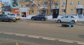 В Нижнем Новгороде ВАЗ сбил курьера на электросамокате
