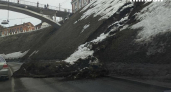 Сход грунта произошел на Зеленском съезде в Нижнем Новгороде: перекрыли все движение 