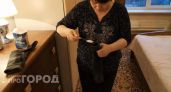 Забыла об отеках и бессоннице с простым лайфхаком: достаточно насыпать щепотку соли в носки перед сном