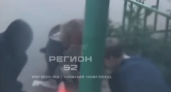 В Дзержинске у школьника загорелись волосы после игр с огнем во дворе
