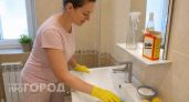 Забудьте про жесткие щетки: эта домашняя смесь удаляет желтый налет с раковины буквально за один проход