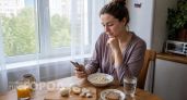 Уберите это из меню: врачи объяснили почему привычные утренние продукты медленно разрушают ваш желудок