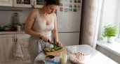 Новый любимчик семьи: вкуснейший салат из 3 продуктов без варки — делаю на скорую руку