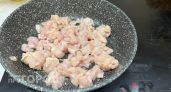 Почему масло пенится на сковороде и можно ли жарить дальше
