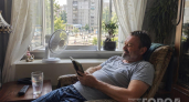 Беру мусорный пакет — и вентилятор дует свежестью: в комнате прохлада, как после грозы