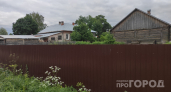 «Сделал модный забор — получил головную боль»: чем поликарбонат так раздражает владельцев участков