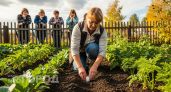 Кладу куриное яйцо в землю и жду полчаса: лайфхак туристов, который работает безотказно