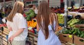 Этот сладкий плод медленно убивает нас изнутри, а мы едим его всё лето и еще детей кормим