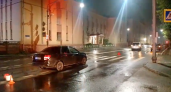 В центре Нижнего Новгорода пешехода на переходе сбили после столкновения двух машин