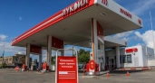 Дефицит бензина в Нижегородской области заставил водителей часами стоять на АЗС