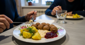 Рецепт того самого соуса из "ИКЕИ", который подают с фрикадельками - брусничный, подойдет к любому мясу