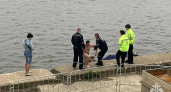 Спасатели вытащили из воды девушку и мужчину в Нижнем Новгороде