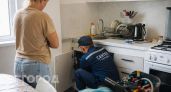 Мастера останутся без работы: сантехник выдал профессиональный секрет чистки труб копеечными средствами