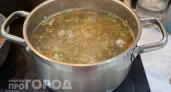 Хватит добавлять этот продукт в куриный бульон: вы лишь портите вкус блюда, вот чем его лучше заменить
