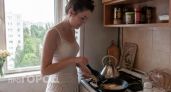 Почему нужно солить масло для яичницы: шеф-повар раскрыл секрет