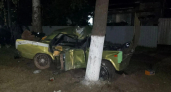 Четверо молодых людей госпитализированы после наезда легкового автомобиля на дерево в Первомайске