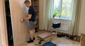 Хватит захламлять квартиру громоздкими шкафами: этот стильный способ хранения освободит массу свободного места