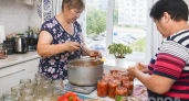 Одна ложка разжигает аппетит: готовим яркий перечный соус, который зимой на столе на вес золота