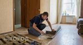 Ламинат остается в прошлом: дизайнеры снова выбирают теплый и тихий материал из СССР