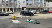 В Нижнем Новгороде доставщика на велосипеде госпитализировали после наезда Citroen 