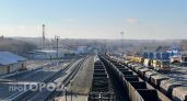 Два грузовых вагона сошли с рельсов на станции в Балахне