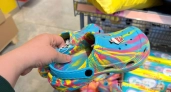 Купила в "Чижике" 3 пары дешевых сабо: вот как нестандартно применила их на даче для красоты и удобства