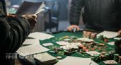 Две нижегородки тайком запускали игроков в нелегальное казино и попались полицейским