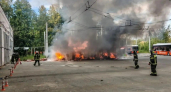 В Нижнем Новгороде посреди дня до тла сгорел электробус