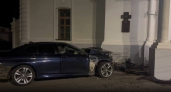 BMW на скорости протаранила Троицкую церковь