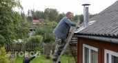 Сделал это с крышей дачного домика: теперь он выглядит как европейская вилла, а затраты — копейки