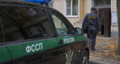 В Тоншаевском районе должница по алиментам спряталась в шкафу при долге 1,3 млн