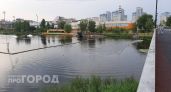 Пластиковый рай разрушился около Мещерского озера и превратил набережную в полосу препятствий