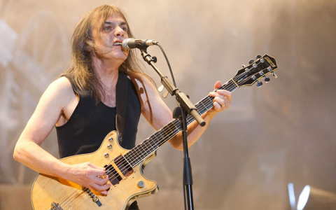 Музыканты всего мира скорбят по ушедшему из жизни основателю группы AC/DC