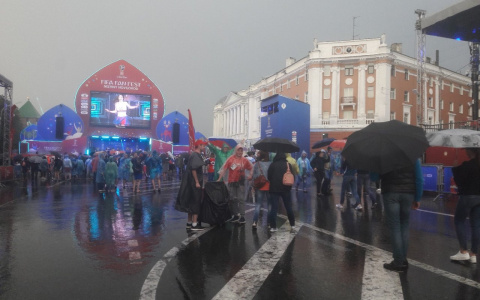 Россия - Хорватия. Онлайн трансляция с площади Минина в Нижнем Новгороде
