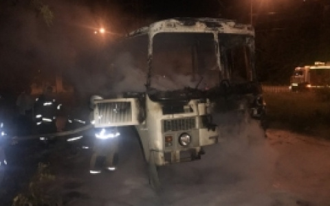 Автобус загорелся в Автозаводском районе Нижнего Новгорода