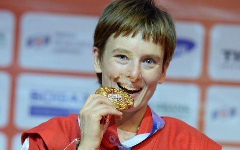 «Мне не жалко своих соперниц». Дзержинка Елена Бондарева стала трехкратной чемпионкой мира по самбо