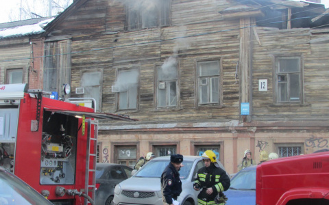 Женщина заживо сгорела на пожаре в многоквартирном доме в Канавинском районе